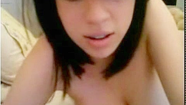 Masturbating Teen Brunette Fingered Herself on Webcam