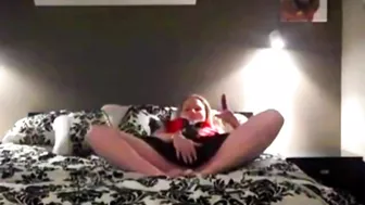 Midnight Masturbation Masterclass with Busty Blonde Sandra