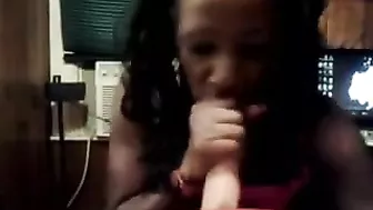 Homemade Interracial Tranny Blowjob with Swallowing