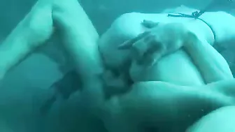 Wild Amateur Scuba Sex in Outdoor Swimming Pool