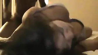 Black BBC Makes Girlfriend Cum Out of Control with Big Dick in Homemade Sex