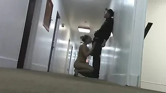Amateur Couple Kinky Public Sex in Motel Hallway & Bedroom