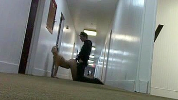 Amateur Couple Kinky Public Sex in Motel Hallway & Bedroom