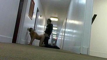 Amateur Couple Kinky Public Sex in Motel Hallway & Bedroom