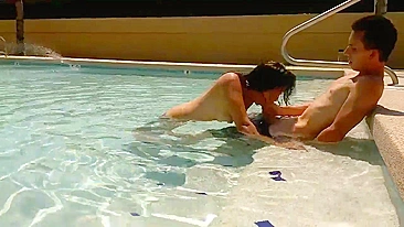 Public Pool Blowjob with Brunette Girlfriend - Amateur Homemade Porn
