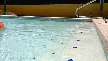 Public Pool Blowjob with Brunette Girlfriend - Amateur Homemade Porn