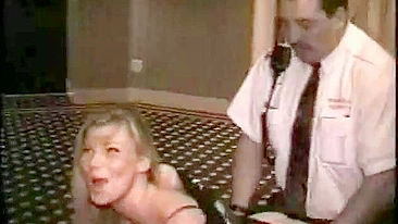 Homemade Swingers' Public Cuckold Fetish Amateur Sex at Hotel!