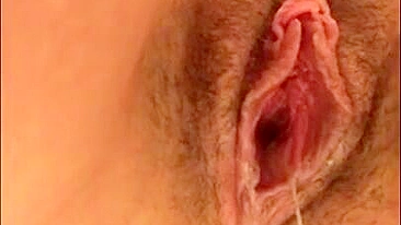 Homemade Squirting Sex with Amateur Wet Pussy & Dildos
