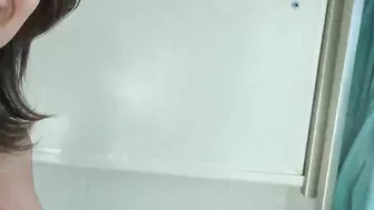 Homemade Squirt Orgasm with Brunette Pussy Rubbing & Finger Fun