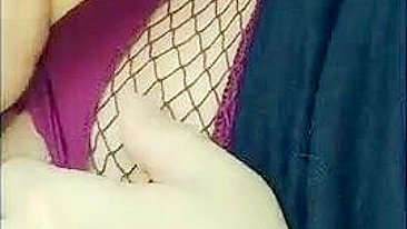 Homemade Porn Video - Wife Fingering & Masturbation in Car