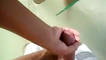 Homemade Beach Bikini Handjob with Cumshot and Stroking