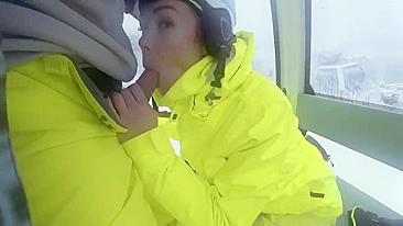 Public Blowjob with Cum Swallowing by Amateur Couple