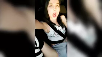 Homemade Squirting Orgasm with Amateur Teen in Car