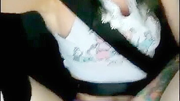 Homemade Squirting Orgasm with Amateur Teen in Car