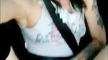 Homemade Squirting Orgasm with Amateur Teen in Car