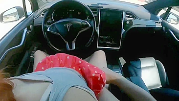 Homemade Car Sex with Redhead Cowgirl - Amateur Fucking on Auto-Pilot