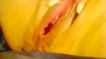 German Amateur Fistfucks Herself in Pussy & Ass on Webcam