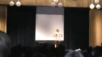 Homemade Striptease Amateur Dance by College Teens