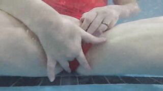 Homemade Waterplay with Horny MILF Wife in Public Gym