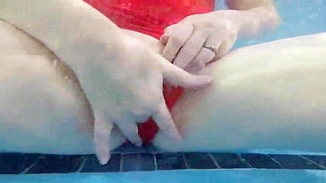 Homemade Waterplay with Horny MILF Wife in Public Gym