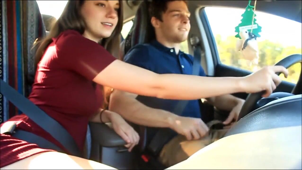 Amateur Car Girlfriend - Homemade Blowjob in Car with Stunning Brunette Girlfriend | AREA51.PORN