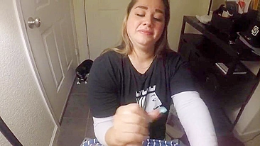 Homemade Porn Video - Amateur Handjob with Cumshot Delivery