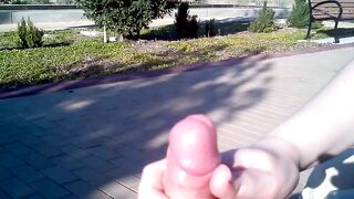 Homemade Public Handjob with Big Cumshot Amateur Outdoor Sex