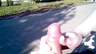 Homemade Public Handjob with Big Cumshot Amateur Outdoor Sex