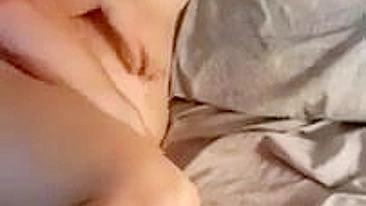 Homemade Bi Cuckold Threesome with Wife Sharing and Cum Eating