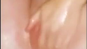 Homemade Fisting Orgasm with Chubby Girl Masturbating Amateur BBW