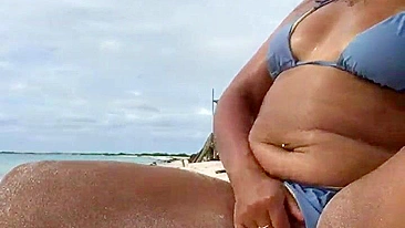 Homemade Beach Orgasm - Amateur BBW Squirting in Public