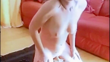 MILF Homemade Sex with Sybian - Cumming Hard & Screaming Orgasm