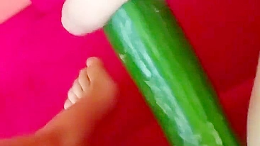 Homemade Cucumber Fun - Amateur Masturbation with Fresh Produce