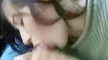 Girlfriend Swallows Cum in Car during Hot Homemade Sex Session