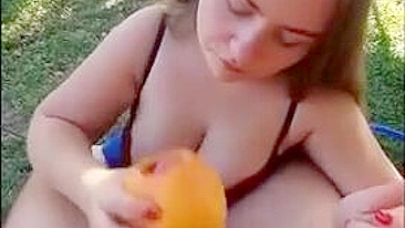 Homemade Fruit Blowjob Amateur BBW Sucks Strange Fruit