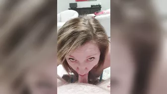 Homemade MILF Sucks Cock in Hot Webcam Session