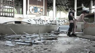 Amateur Couple Public Fucking in Abandoned Ruins