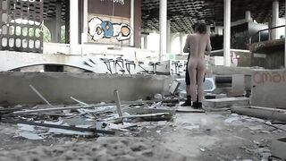 Amateur Couple Public Fucking in Abandoned Ruins