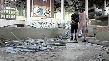 Amateur Couple Public Fucking in Abandoned Ruins