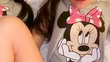 Homemade Threesome with Twins - Amateur Group Sex