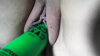 Nicki Shaved Pussy Gets Slippery with a Shampoo Bottle