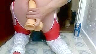 Male Masturbates with Huge Toys in Homemade Gay Anal Sex