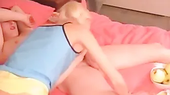 Homemade Fruit Sex with Teens - Amateur Blondes Cumming on Skinny Petite GFs