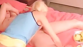 Homemade Fruit Sex with Teens - Amateur Blondes Cumming on Skinny Petite GFs