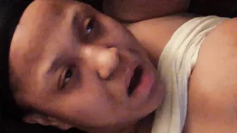 Black Lesbian Threesome Eats Pussy in Amateur Homemade Group Sex