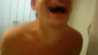 College Teens' Homemade Gangbang in the Bathtub