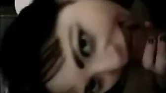 Amateur Emo GF Sucks BJ in Homemade Porn with Cumshot and Gangbang