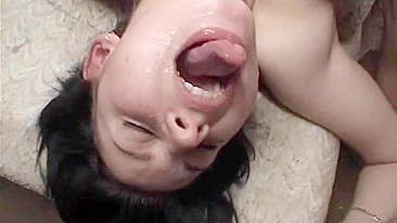 Busty Amateur Gets Cumshots on Her Face in Homemade Porn