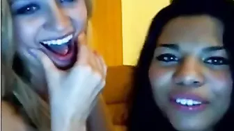 Amateur Lesbians Share Cock in Homemade Threesome Webcam