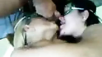 Swingin' Swappers Cumming Together in Homemade Threesomes